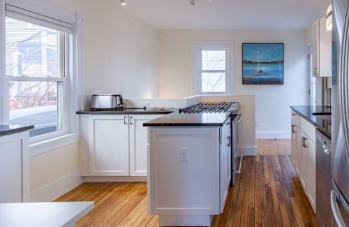Munjoy Hill Cabaña | 4br2ba House parking A Peaceful Oasis on Munjoy Hill