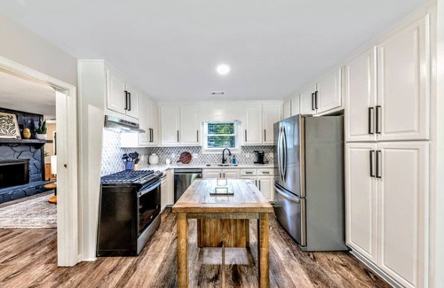 Marietta Casa | 4BRs Cul-de-sac /Privacy/ 5 min to I-575 (527)