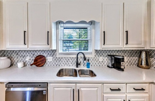 Marietta Casa | 4BRs Cul-de-sac /Privacy/ 5 min to I-575 (527)