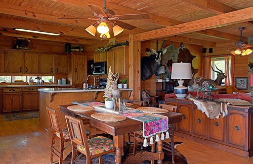 Caldwell County Cabina | 4D Guest Ranch~Large private pool with volley ball and basket ball nets
