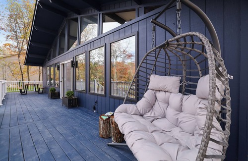 Long Pond Chalet De Esquí | 4min to Lake, 8min to Kalahari, Firepit, Fire table, Gas Grill, Gazebo & 300Mbps