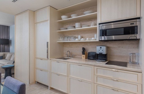 Bal Harbour Condominio | $ 4 millones 2BR St Regis Oceanfront Residence ★★★★★ Servicios del hotel incluidos