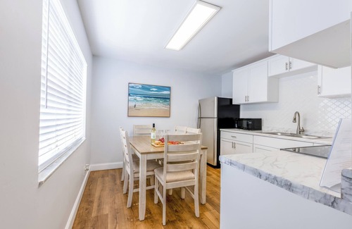 Palm Springs Apartamento | 4ppl, 9 minutes to airport , BBQ, Top Location
