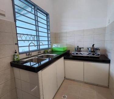 Sandakan Casa | 4R4B SDK Traveler Modern loft overlooking downtown