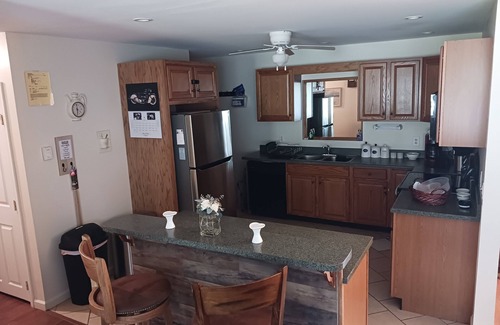 Greentown Casa | 4th night free. Pocono mountain. 2 mins to Lake Wallenpaupack. 30 mins to Ski.