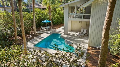 Oceanside Casa | 4th Row Beach House - Private Pool & Screened Porch - 10 Oyster Catcher Rd