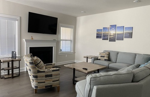 Lewes Casa | 5/6 bedroom, 5 bath, 12 sleeps on beds, 3 LR & 3 ensuit bath, 1 adjoining bath