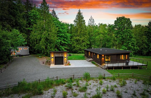 Bellingham Casa | 5-Acre Escape | Trails Lake 2 Luxe Stays