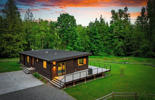 Bellingham Casa | 5-Acre Escape | Trails Lake 2 Luxe Stays