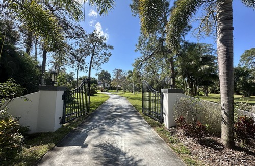 Naples Casa | 5 acre Family Resort in Center of Naples with heated pool