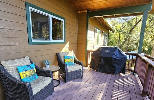Glencoe Cabina | 5 Acre Family Retreat with Modern Comforts, Exploration & Endless Adventure