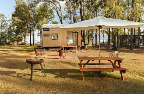 Jimboomba Casa | 5 Acre Retreat Jimboomba Loft by Tiny Away