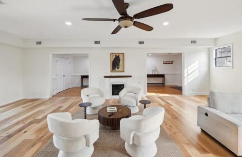 Gracewood Casa | 5-Acre Retreat Private Pool Outdoor Bar Fishing Pond & Game Room