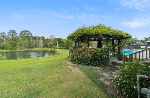 Gracewood Casa | 5-Acre Retreat Private Pool Outdoor Bar Fishing Pond & Game Room