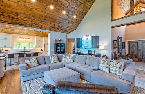Sautee Nacoochee Cabina | 5 ALL KING BRs- Luxury, Infrared Sauna, Chef, 10+ Acres -Quiet, 3 miles to Helen