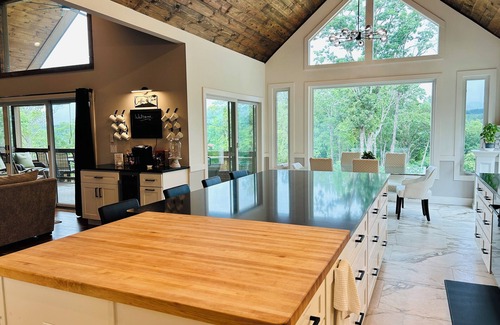 Sautee Nacoochee Cabina | 5 ALL KING BRs- Luxury, Infrared Sauna, Chef, 10+ Acres -Quiet, 3 miles to Helen