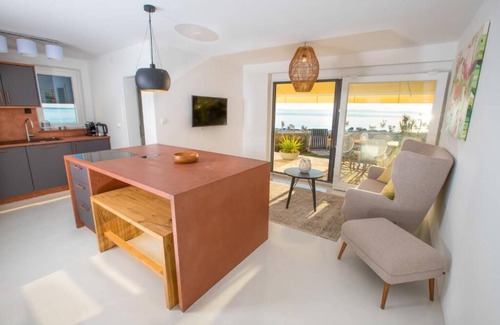 Vir Apartamento | 5 Apartment Direkt am Meer-tolle Neue Ausstattung, Free Wifi