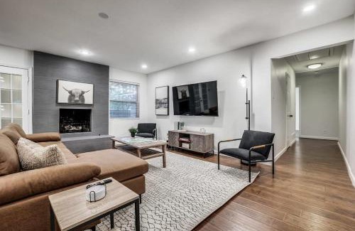 Park Central Casa | 5-BD 2-BA Spring Valley Park Home w Backyard Fun