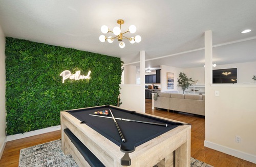 Sunnyside Casa | 5 BD/3.5BA -Arcade-WFH Desks-Pool/Pingpong Table