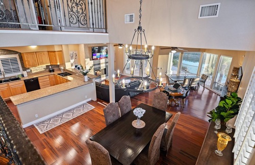 Bullhead City Casa | 5 Bdr Beautiful Riverfront Home with Dock!