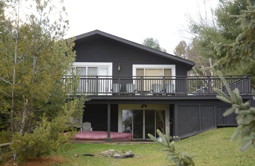 Minett Cabaña | 5 Bdrm, 3 Bath on Lake Rosseau! Port Sandfield-Minett Area - AC!