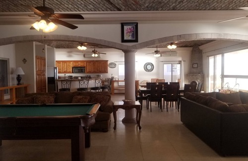 Puerto Peñasco Casa | ESPECIALES LLAMAN A KIM. 5 BDRM SLEEPS 20! MESA DE BILLAR. PROTEGIDO PRIVADO. 4X4s
