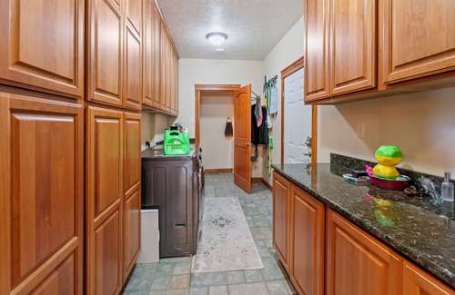 Helena Casa | 5 BDRM Luxury Montana Retreat on golf course+PRVT pool (seasonal)+3 nearby lakes