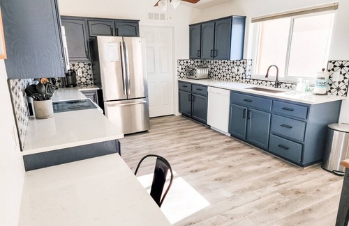 Lake Havasu City Casa | ¡5 BDRM PARAÍSO PRIVADO CON PISCINA Y CASITA AL LADO DEL LAGO DE 95!