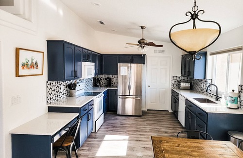 Lake Havasu City Casa | ¡5 BDRM PARAÍSO PRIVADO CON PISCINA Y CASITA AL LADO DEL LAGO DE 95!
