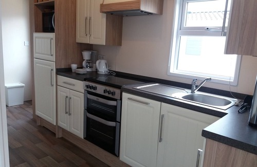 Petten Chalet De Esquí | 5. Beachhouse, 1km from Sea, Swimming Pool, Playground, Camping