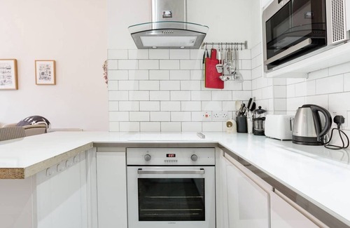Comely Bank Apartamento | 5*Beautiful&Vintage, spacious in chic location!