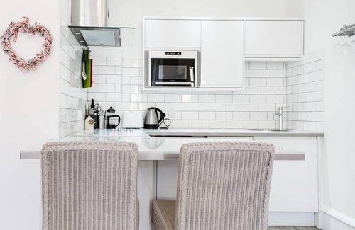 Comely Bank Apartamento | 5*Beautiful&Vintage, spacious in chic location!