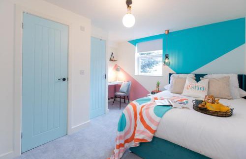 Coventry Casa | 5 bed 5 bath house, free parking, patio garden - Esho Stays