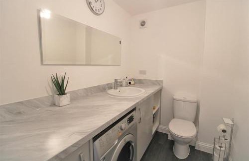 North End Casa | 5 bed and 3 bath house in London