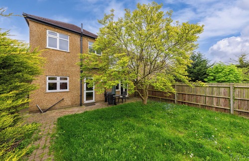 Underhill Casa | 5- bed gem in Barnet, Short let Luxury Awaits