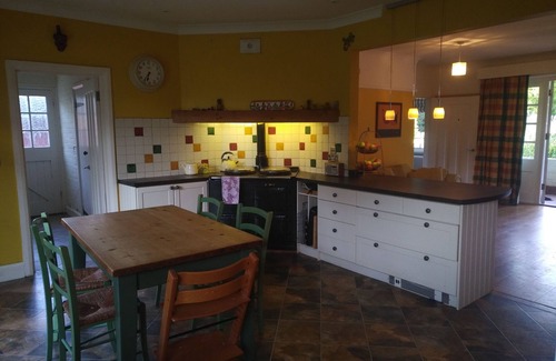 Yarmouth Casa | 5-bed house: pool, tennis court, walk to beach, 10 acres
