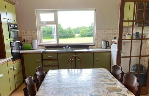 Baconstown Casa | 5 Bed House Sleeps 10 - 40 Minutes from Dublin