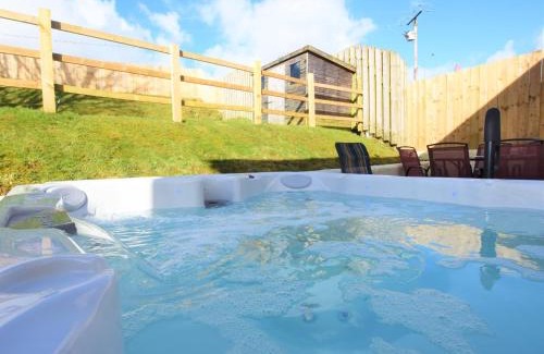 Llanybydder Casa | 5 bed in Brynteg 75907