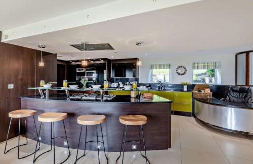Otley Casa | 5 Bed in Harrogate 95414