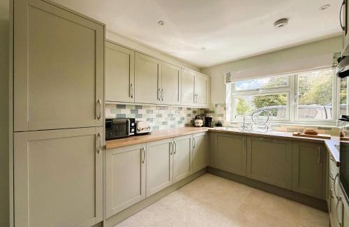 Ipswich Casa | 5 Bed in Washbrook oc-m33105