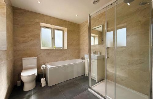 Ipswich Casa | 5 Bed in Washbrook oc-m33105