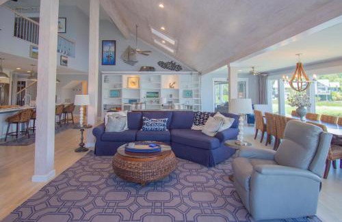 Saint Helena Island Casa | 5 Bed Sleeps 12 with Water Views