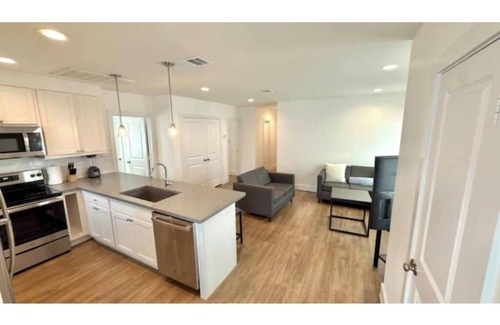 Neartown Casa | 5 Bed Urban Escape in Montrose