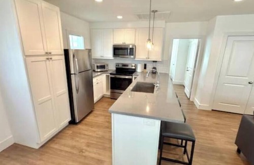 Neartown Casa | 5 Bed Urban Escape in Montrose