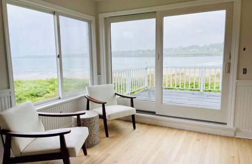 Bonnet Shores Casa | 5-bed Waterfront Beach house with DIRECT access to Private Kelly Beach in Bonnet