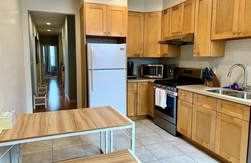South of Market Condominio | 5 bedrm & 3 bath in Centrally located house in SF's SOMA district walking distance to Civic Center