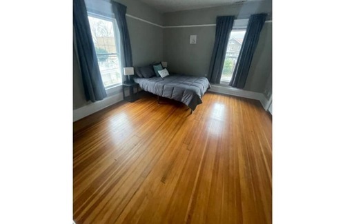 Charleston Casa | 5 bedroom 2.5 bath downtown Charleston