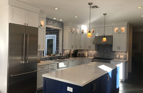 East Hampton North Casa | TowheeHamptonVilla, 4 camas, 2 maestros, piscina / jacuzzi / franja del pueblo
