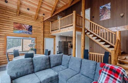 Brian Head Casa | 5+ Bedroom, 4 Bath, 2 Full Kitchens w/ Gameroom