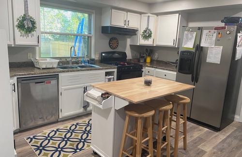 Appleton Casa | 5 Bedroom 4 Bathroom house 30 minutes from EAA!